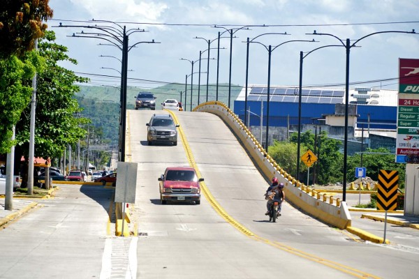 Con más obras buscan hacer frente al crecimiento vehicular