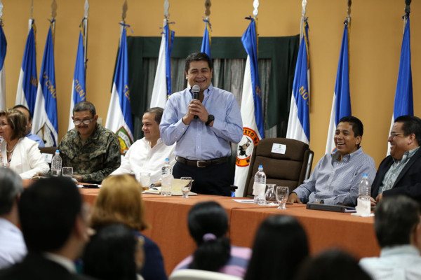 Honduras ahora busca reactivar relaciones con Cuba y Venezuela