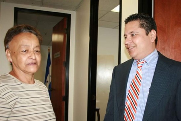 Nuevo cónsul de Honduras en Los Ángeles asume su cargo