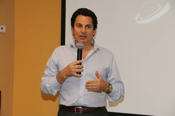 Mario Canahuati, nuevo presidente de maquiladores