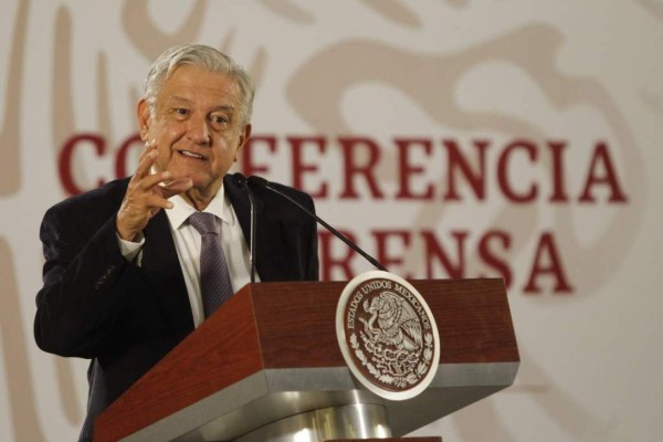 López Obrador sube sus conferencias a Spotify y las redes sociales explotan
