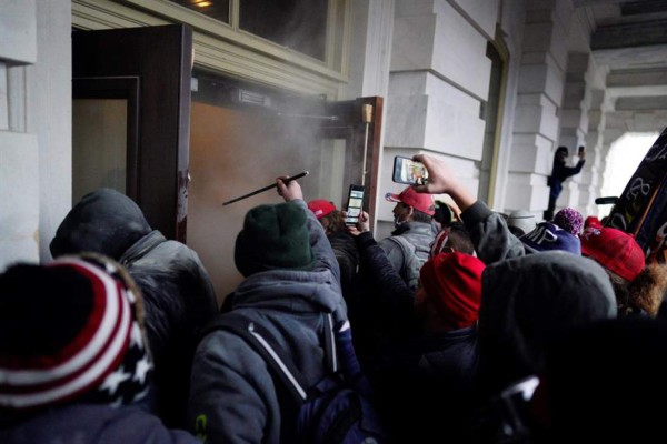 FBI alerta sobre 'protestas armadas' en todo EEUU contra resultado electoral