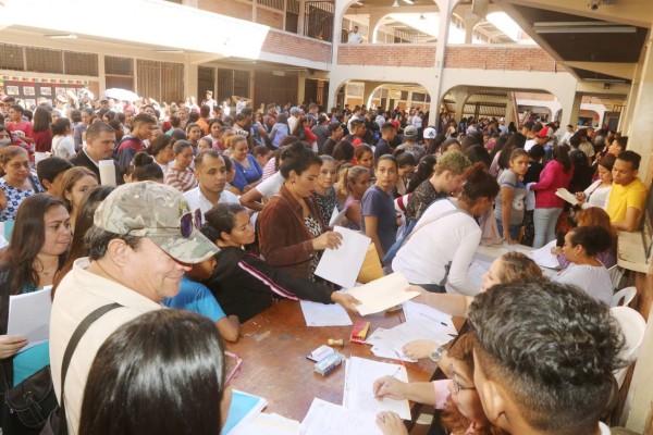 23,000 estudiantes reprobaron en Cortés
