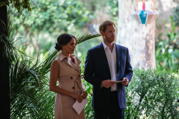 Duques de Sussex cierran visita al sur de África, 'segundo hogar' de Harry