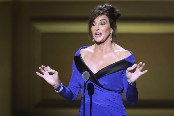 Caitlyn Jenner dedica a su familia premio Transgender Champion