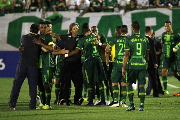 Se estrella avión del equipo brasileño Chapecoense