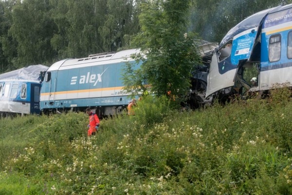 Tres muertos y decenas de heridos en un choque de trenes en República Checa