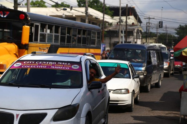 Transportistas se quejan por mora de permisos e ilegalidad de rutas