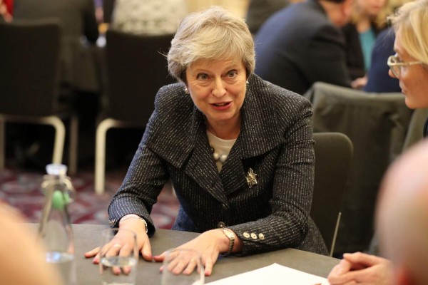 Theresa May encuentra una nueva piedra en el camino del Brexit, Donald Trump