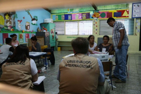 Honduras: TSE inicia el conteo de votos de elecciones primarias