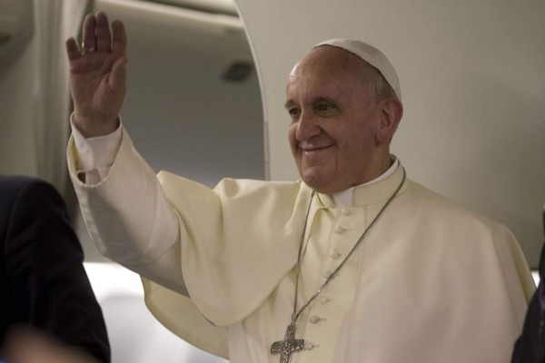 Papa Francisco compara abusos sexuales de niños con misa satánica
