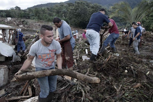 Costa Rica busca a desaparecidos tras el paso del huracán Otto