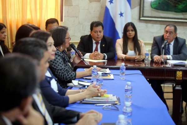 Solución de crisis queda en manos del Congreso Nacional