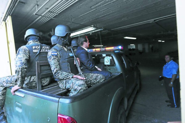 Detenido por cohecho Carlos Montes; buscan a Javier Pastor