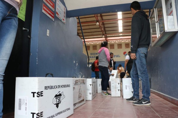 Honduras: Arriban 835 maletas electorales a Copán