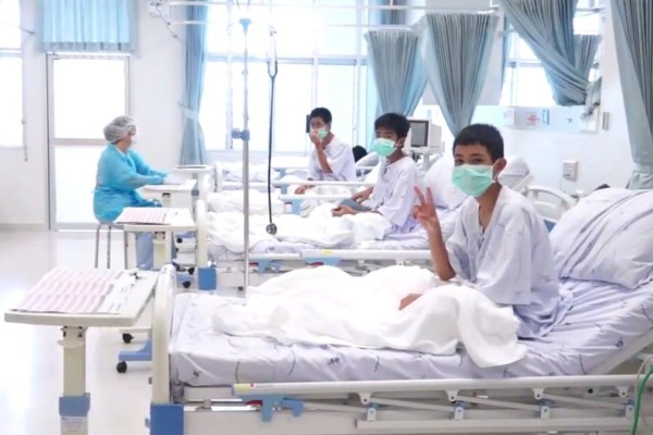 Tailandia: Difunden primer video en el hospital de los niños rescatados de la cueva