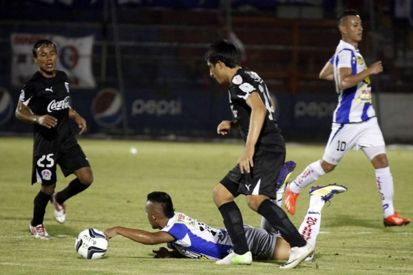 Olimpia vence al Victoria y tiene un pie en la final