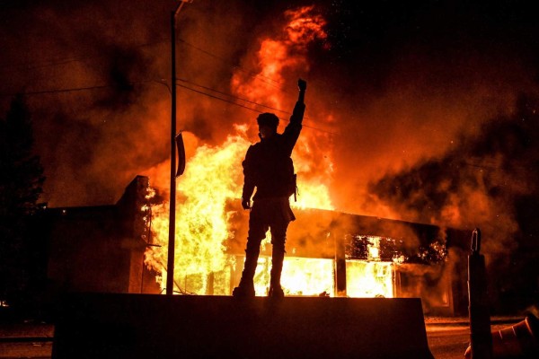 Estados Unidos en llamas por violentas protestas tras muerte de George Floyd