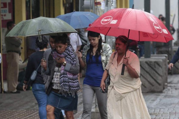 Continuarán lluvias en varias zonas por frente frío en Honduras