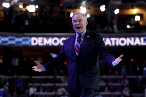 Así se burló Tim Kaine de Donald Trump en discurso