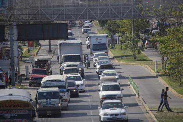 Gasolina superior a centavos de alcanzar los L100 en San Pedro Sula