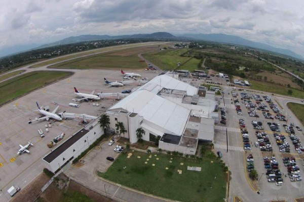 Por intento de asesinato capturan a hondureño al llegar al aeropuerto Villeda Morales