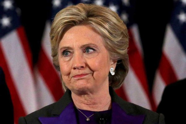 Justicia de USA examina si investigar a Hillary Clinton