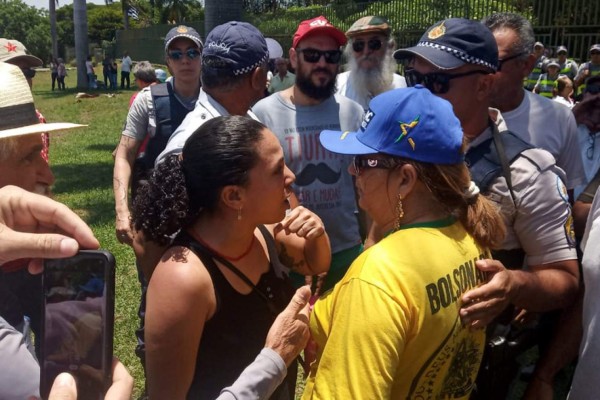 Representantes de Guaidó ocupan parte de la embajada de Venezuela en Brasil