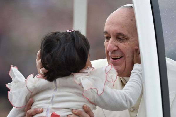 Piden al Papa que interceda ante Obama por los inmigrantes latinoamericanos