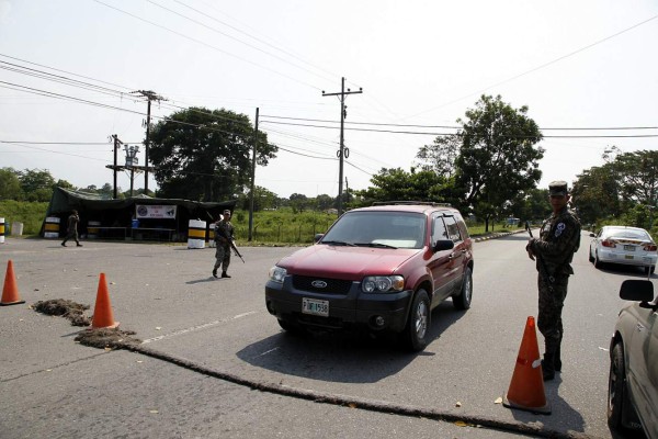 Intensifican operaciones para resguardar turistas en Atlántida