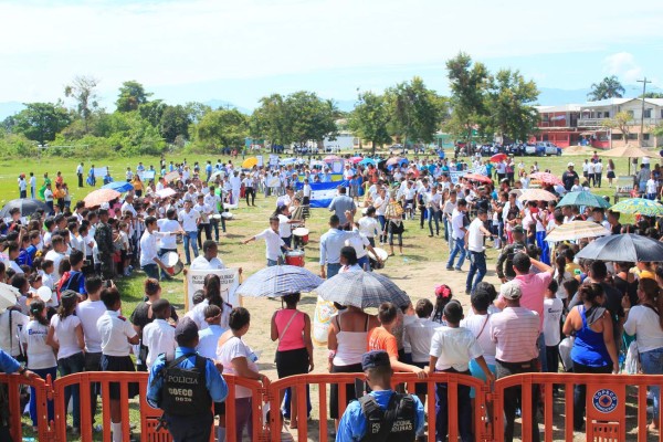 Promueven convivencia entre más de 2,000 jóvenes en la Rivera Hernández