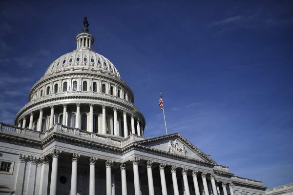 Gobierno de EEUU se paraliza al culminar plazo para aprobar presupuesto