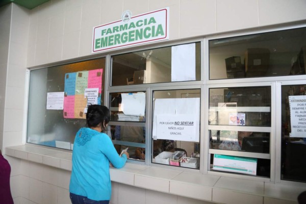 Personal de Conadeh supervisa la intervención de farmacias