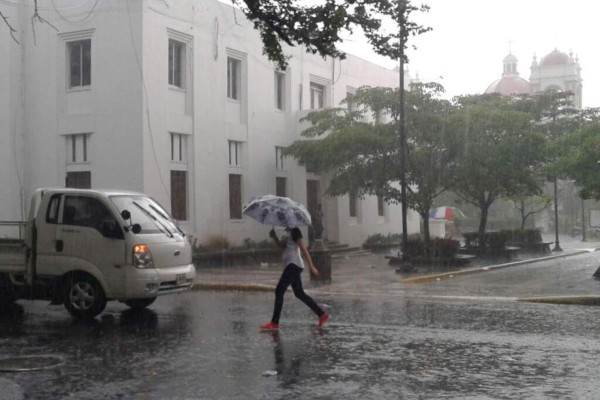Pronostican lluvias y chubascos para este lunes en Honduras
