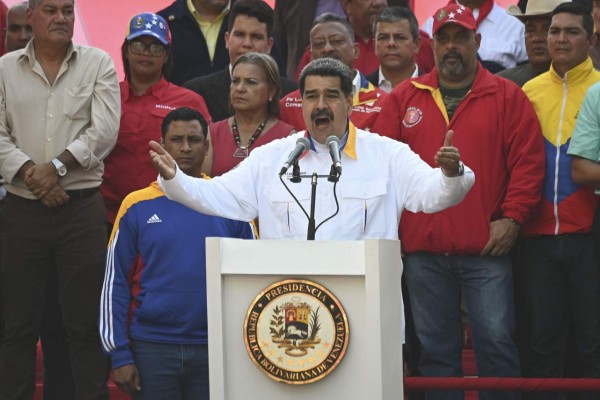 Maduro propone adelantar elecciones de Asamblea Nacional