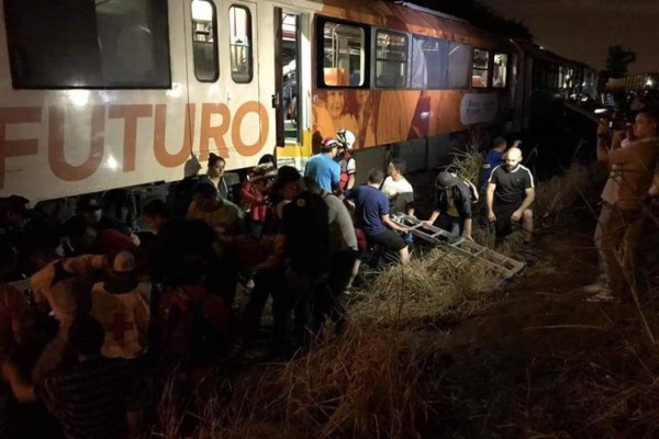 Dos trenes con 400 personas chocan de frente en Costa Rica