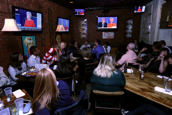 Hillary y Trump intercambian duros golpes en primer debate presidencial