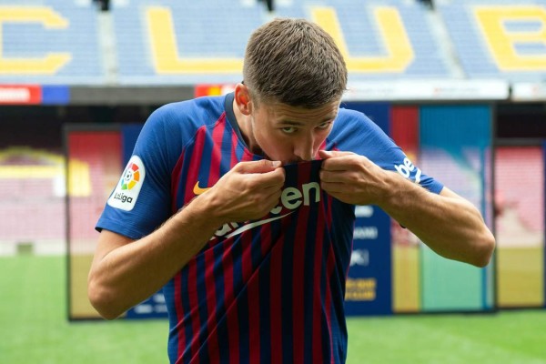 El Barça presenta al francés Clément Lenglet que llega con hambre de títulos