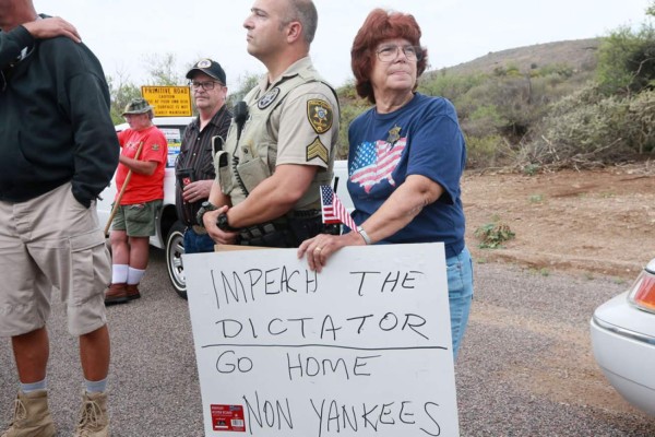 Antiindocumemtados en Arizona: 'Ilegales regresen a sus países'