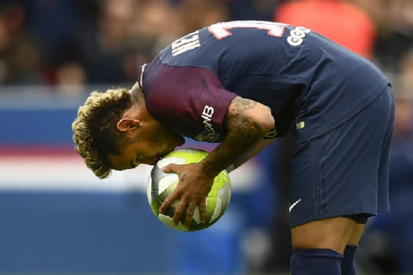 Revelan la millonaria prima del PSG para Neymar si gana el Balón de Oro