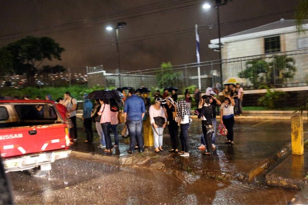 Fuertes lluvias se esperan este día en gran parte de Honduras; se mantiene la alerta