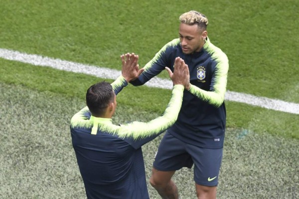 Neymar será titular en el juego de Brasil contra Costa Rica