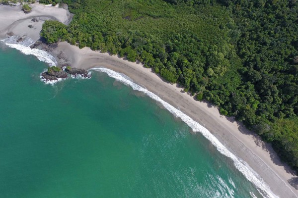 Explorar las paradisiacas y vírgenes playas de Costa Rica