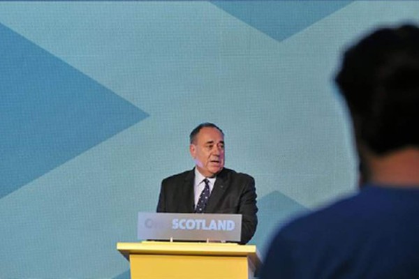 Dimite el ministro principal de Escocia