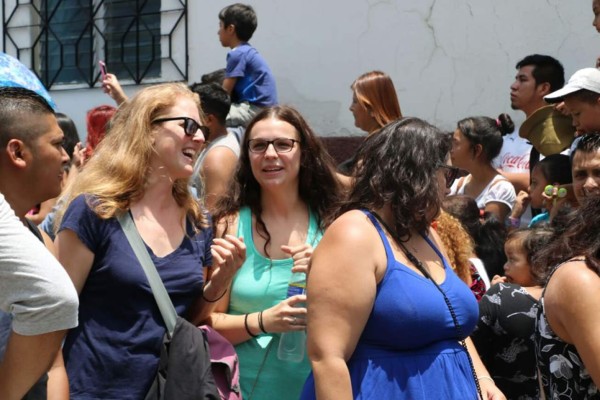 Bellas mujeres engalanan desfile hípico en Santa Rosa de Copán