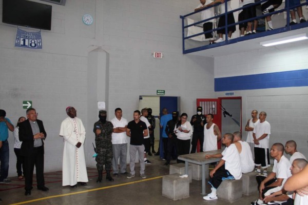 Representante del Papa llegó a El Pozo para visitar a los reclusos