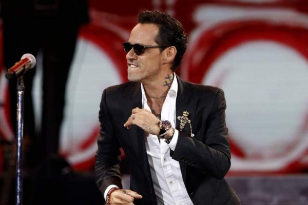 FOTOS: Marc Anthony presenta a su bella novia de 19 años