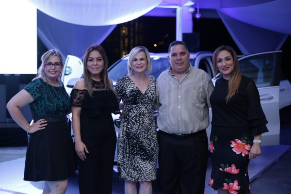 BMW ofrece coctel de lanzamiento del X5