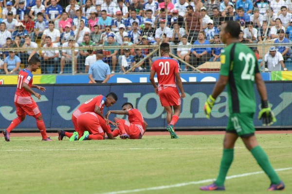 Honduras inicia el hexagonal de Concacaf con pie izquierdo