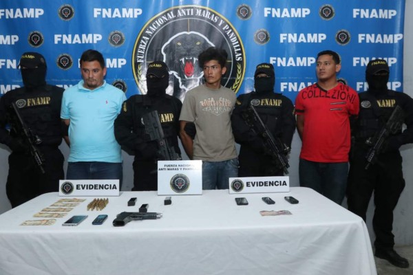 Capturan a tres supuestos extorsionadores en Santa Bárbara  